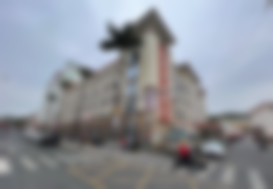 二、深圳华侨医院医疗美容科张陈威医生简介