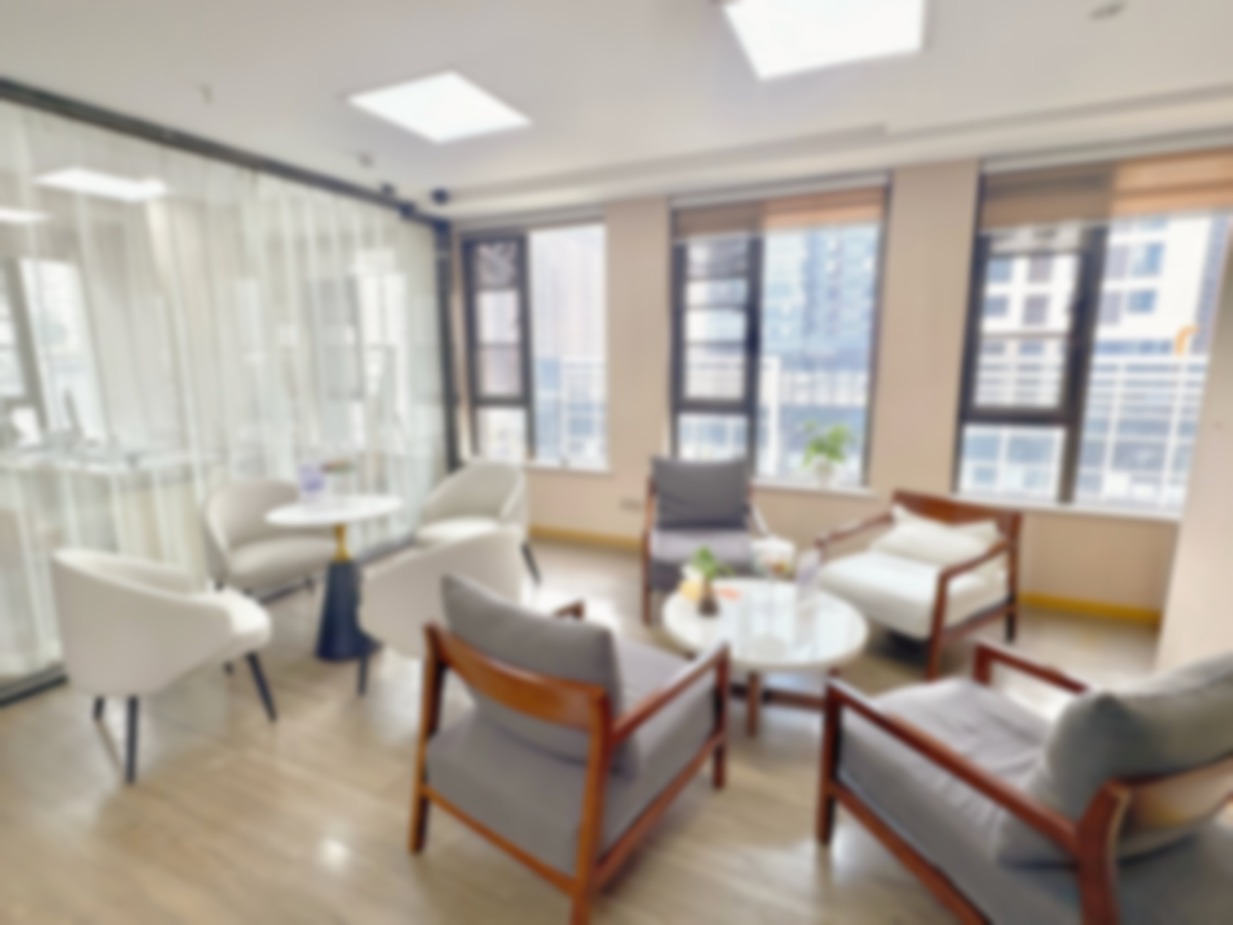 {长宁区张久赋医生技术成熟吗？10多年植发经验+多项技术优势给出答案