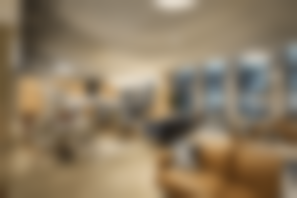 {重庆松山医院医学美容科李新简介：30年经验擅男科手术，口碑技术获患者认可 