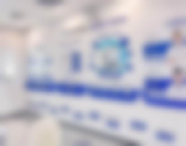 医生团队:核心医生资质与经验,绑定手术价格