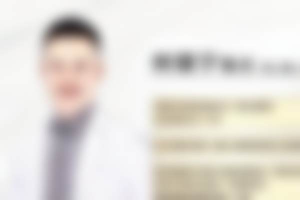 何镇宇