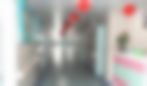 在河北医 科 大学第二医院眼科找尚庆丽医生询问，费用大概是多少？